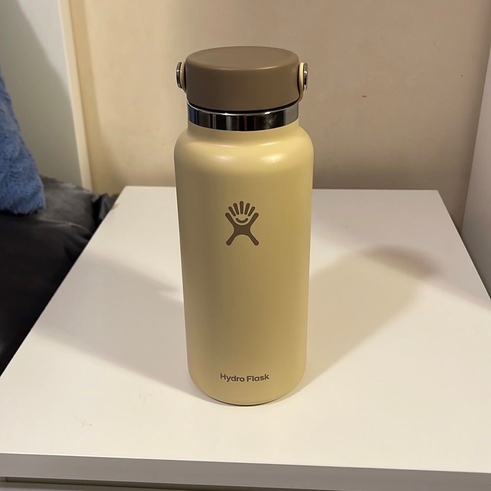 SPECIAL EDITION 32 OZ HYDRO FLASK - BEECH